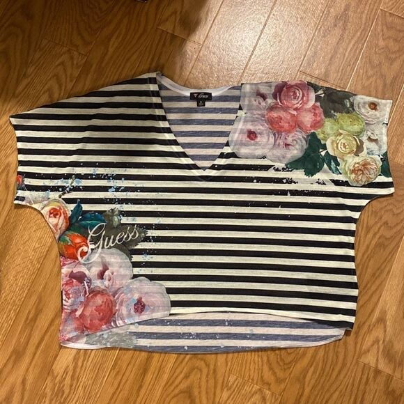 Guess Women's Black White Striped Floral Short Sleeve Top (Size Medium) - Picture 4 of 9